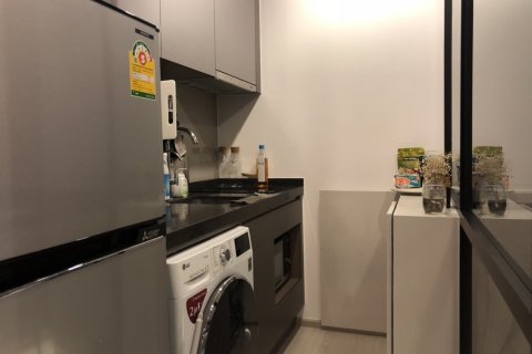 Студия в кондо в Бангкоке, Таиланд № 143984 - фото 6