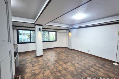 House in Pattaya, Thailand 8 bedrooms № 101260 - photo 5