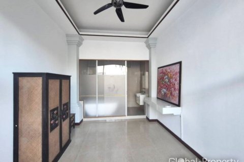 House in Pattaya, Thailand 8 bedrooms № 101260 - photo 16