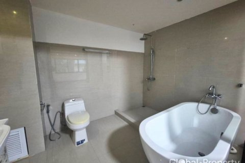 House in Pattaya, Thailand 8 bedrooms № 101260 - photo 6