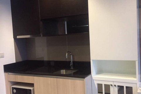 Condo in Bangkok, Thailand, 1 bedroom  № 132685 - photo 4