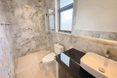 Villa in Ko Samui, Thailand 3 bedrooms № 132683 - photo 6