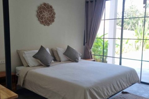Villa in Surat Thani, Thailand 3 bedrooms № 115825 - photo 9