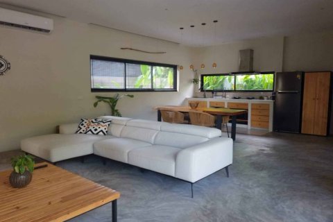 Villa in Surat Thani, Thailand 3 bedrooms № 115825 - photo 3