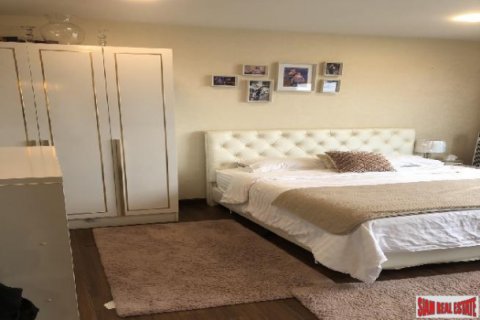 Apartment in Bangkok, Thailand 2 bedrooms № 119676 - photo 16