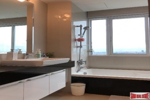 Apartment in Bangkok, Thailand 2 bedrooms № 119676 - photo 7