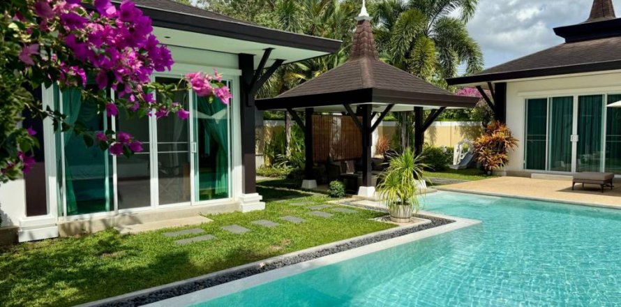 Villa in Phuket, Thailand 4 bedrooms № 124544