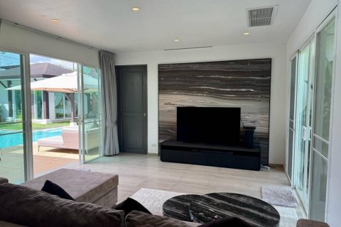 Villa in Phuket, Thailand 4 bedrooms № 124544 - photo 8