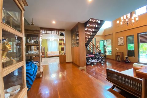House in Chiang Mai, Thailand 6 bedrooms № 104877 - photo 7
