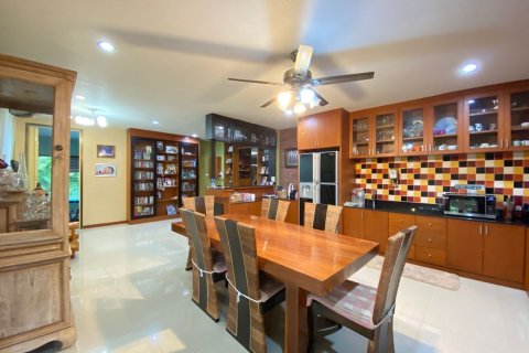 House in Chiang Mai, Thailand 6 bedrooms № 104877 - photo 13
