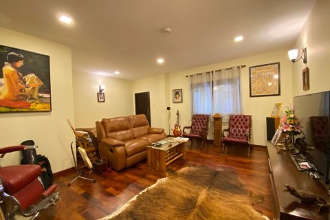 House in Chiang Mai, Thailand 6 bedrooms № 104877 - photo 8