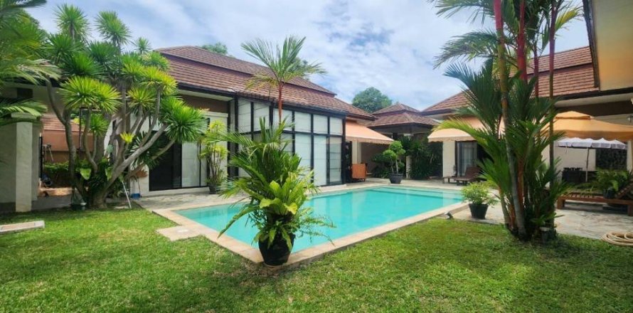 Villa in Pattaya, Thailand 4 bedrooms № 105226