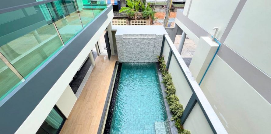 Вилла в Паттайе, Таиланд с 4 спальнями  № 125858