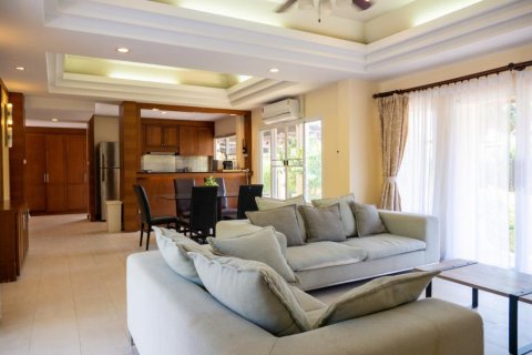 Villa in Rawai, Thailand 3 bedrooms № 108077 - photo 5