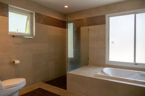Villa in Rawai, Thailand 3 bedrooms № 108077 - photo 27