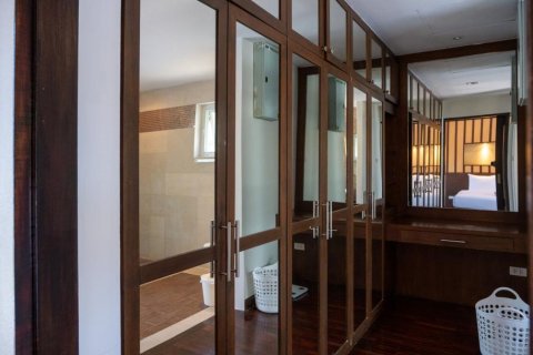 Villa in Rawai, Thailand 3 bedrooms № 108077 - photo 25