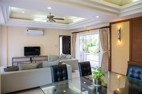 Villa in Rawai, Thailand 3 bedrooms № 108077 - photo 10