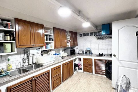 Commercial property in Pak Kret, Thailand 700 sq.m. № 86062 - photo 7