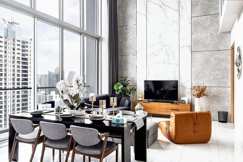 Condo in Bangkok, Thailand, 3 bedrooms № 86063 - photo 2