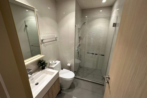 Condo in Bangkok, Thailand, 2 bedrooms  № 143148 - photo 8