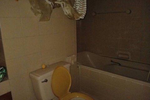 Condo à Khlong Toei, Bangkok, Thaïlande, 3 chambres № 142905 - photo 7