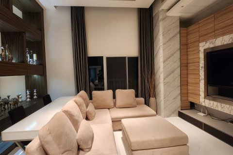 Condo in Bangkok, Thailand, 4 bedrooms  № 143145 - photo 3
