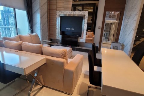 Condo in Bangkok, Thailand, 4 bedrooms  № 143145 - photo 2