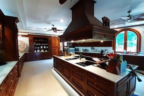 Дом в Хуа Хине, Таиланд с 11 спальнями  № 125265 - фото 15