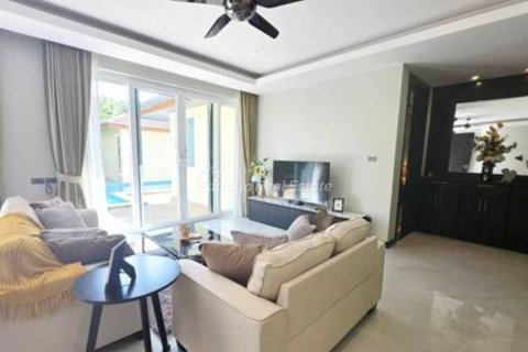 House in Bang Lamung, Thailand 4 bedrooms № 123507 - photo 10