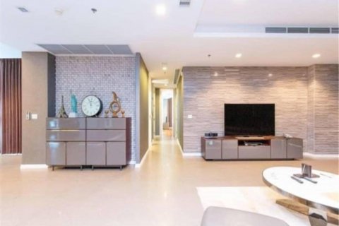 Condo à Khlong San, Bangkok, Thaïlande, 3 chambres № 123664 - photo 2