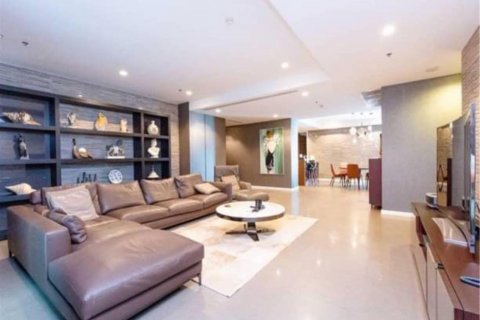 Condo à Khlong San, Bangkok, Thaïlande, 3 chambres № 123664 - photo 11