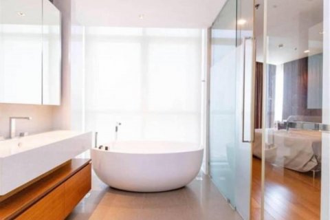 Condo à Khlong San, Bangkok, Thaïlande, 3 chambres № 123664 - photo 14