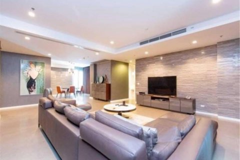 Condo à Khlong San, Bangkok, Thaïlande, 3 chambres № 123664 - photo 1