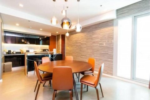 Condo à Khlong San, Bangkok, Thaïlande, 3 chambres № 123664 - photo 10