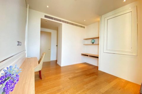 Condo in Khlong San, Bangkok, Thailand, 3 bedrooms № 123667 - photo 6