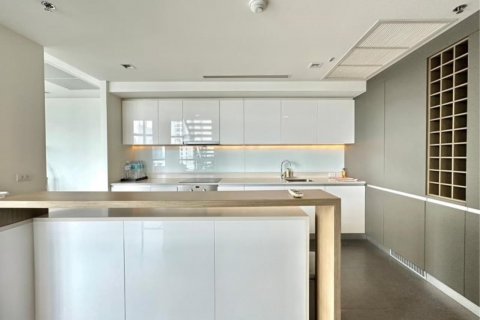 Кондоминиум с 4 спальнями в Кхлонг Сане, Бангкок, Таиланд № 123666 - фото 4