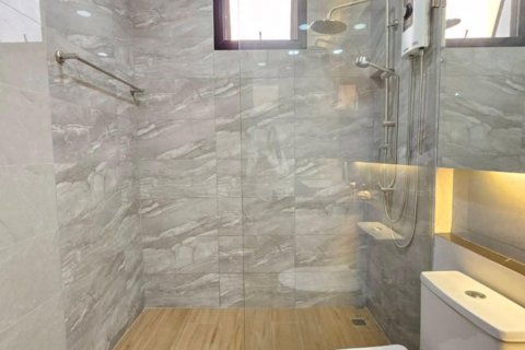 Maison à Bang Lamung, Thaïlande 4 chambres № 130494 - photo 12