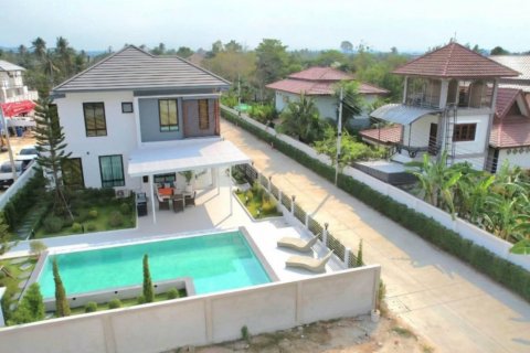 Maison à Bang Lamung, Thaïlande 4 chambres № 130494 - photo 2