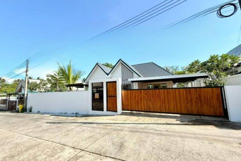 Дом в Паклоке, Таиланд с 3 спальнями  № 126703 - фото 1