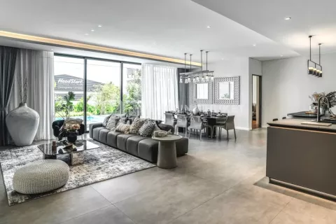 Дом в Пхукете, Таиланд с 4 спальнями  № 131089 - фото 1