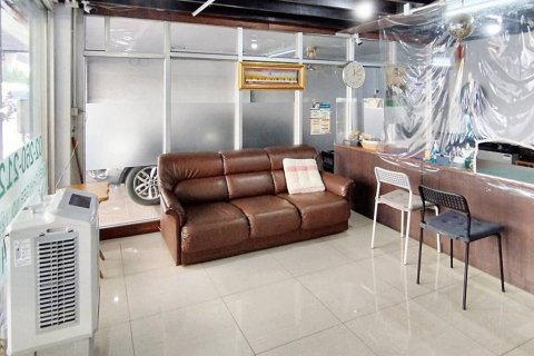 Коммерческая недвижимость в Бангкоке, Таиланд 840м2  № 86539 - фото 2