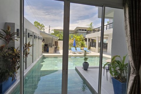 House in Bang Lamung, Thailand 4 bedrooms № 130496 - photo 11