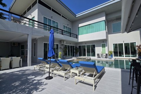 House in Bang Lamung, Thailand 4 bedrooms № 130496 - photo 9