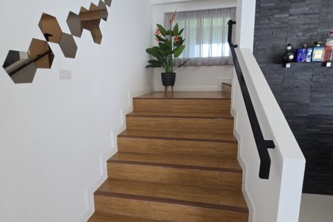 House in Bang Lamung, Thailand 4 bedrooms № 130496 - photo 27