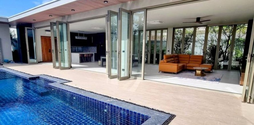 Villa in Bang Tao, Thailand 3 bedrooms № 85560