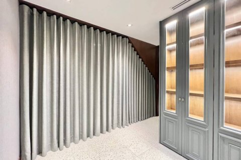 Дуплекс в Пхракханонге, Бангкок, Таиланд с 2 спальнями  № 86161 - фото 7