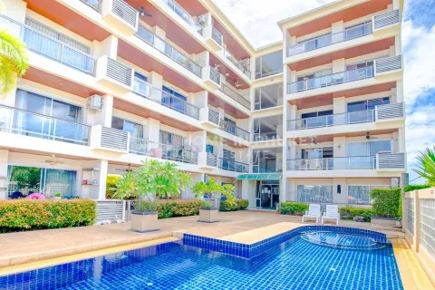 Condo in Rawai, Thailand, 2 bedrooms  № 130899 - photo 1