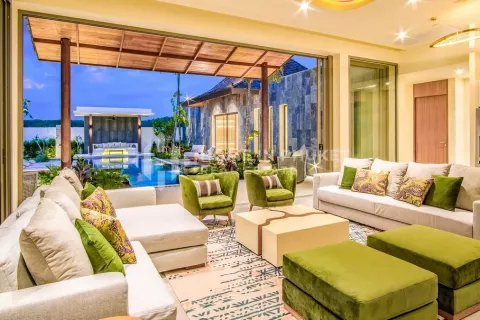 House in Phuket, Thailand 4 bedrooms № 130903 - photo 3