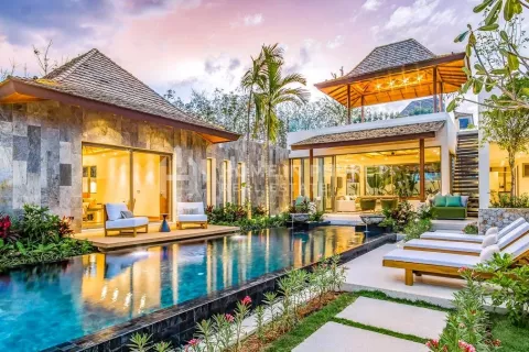 House in Phuket, Thailand 4 bedrooms № 130903 - photo 1