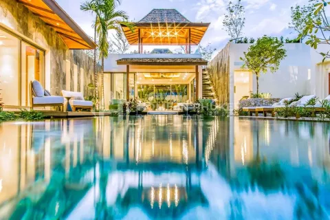 House in Phuket, Thailand 4 bedrooms № 130903 - photo 13